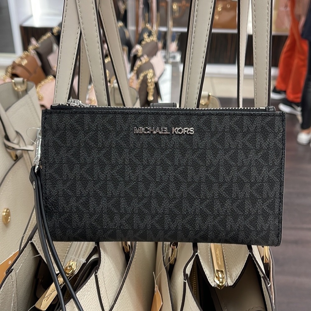 MICHAEL KORS LARGE DOUBLE ZIP WRISTLET PHONEHOLDER WALLET CLUTCH 
BLACK SIGNATUR